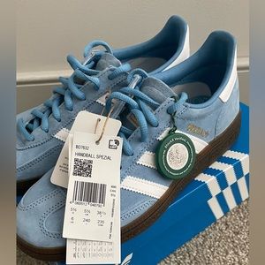 **NEVER WORN** adidas Handball Spezial Light Blue